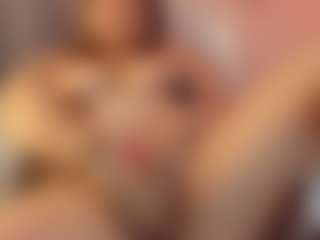 Live cam show with Milf Victoria - Hairy Pussy MILF on StripNow