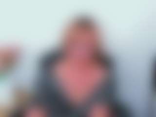 MarieDesire MILF webcam performer live streaming