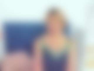 Live cam show with MarieDesire - Mature on TastyBlacksLive