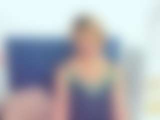 Live cam show with MarieDesire - Body Massage on CamClone