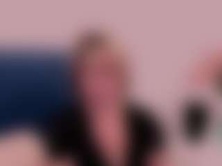 Live cam show with MarieDesire - Femdom on googirlz