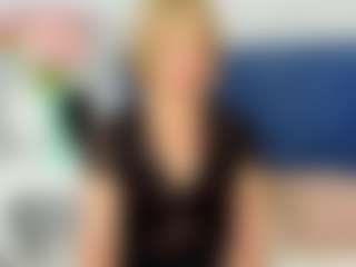 MarieDesire MILF webcam performer live streaming