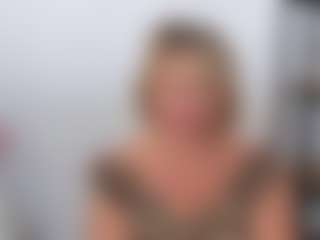 Live cam show with MarieDesire - Granny Petite on Dolls Live