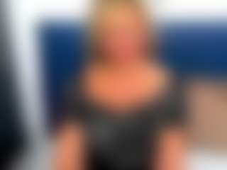 Live cam show with MarieDesire - Upskirt on Dare Cams