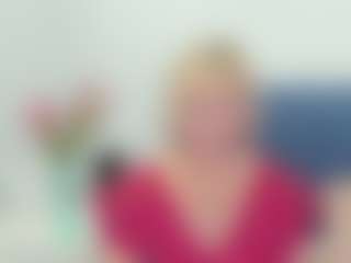 MarieDesire MILF webcam performer live streaming