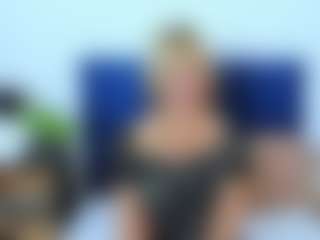 Live cam show with MarieDesire - Upskirt on TastyBlacksLive