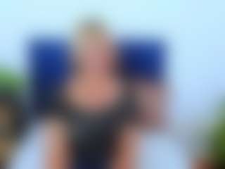 Live cam show with MarieDesire - Average on Livezox