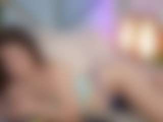 Live cam show with OneLaya - Moaning on livesuperchat.net