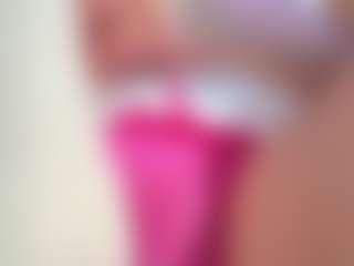Live cam show with Piper - Squirt Toys on Hubzter Live