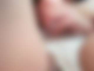Live cam show with Piper - Shaved Pussy Toys on Mixed Magazine Live
