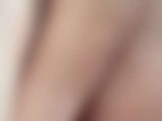 Live cam show with Piper - Drinking on sexytreat.net