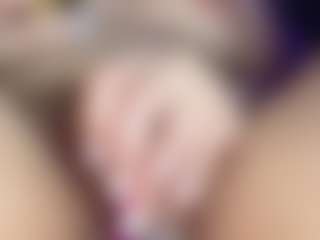 Live cam show with Piper - Squirt on AdultVida.com