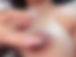 Live cam show with Piper - Tongue on Gym Cam Girls
