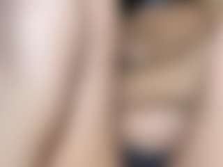 Live cam show with Piper - Blowjob on Camsoda