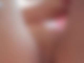 Live cam show with Piper - Fingering Latina on Camsoda | colombia
