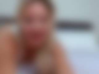 Laura Bentley's Live Sex Cam Show