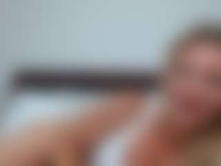 Laura Bentley's Live Sex Cam Show
