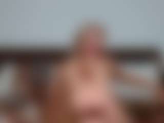 Laura Bentley's Live Sex Cam Show