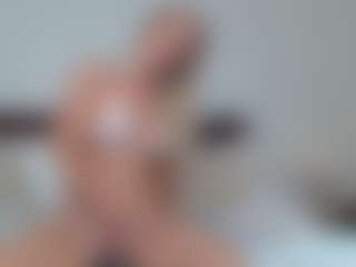 Laura Bentley's Live Sex Cam Show