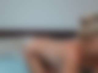 Live cam show with Laura Bentley - Fingering White on Camsoda | united states