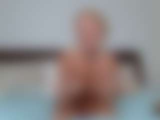 Laura Bentley's Live Sex Cam Show