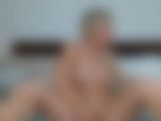 Laura Bentley's Live Sex Cam Show