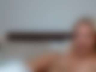Laura Bentley's Live Sex Cam Show