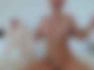 Laura Bentley's Live Sex Cam Show