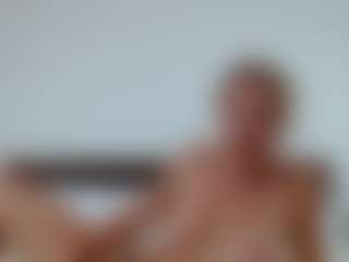 Laura Bentley's Live Sex Cam Show