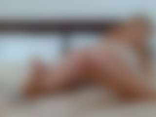 Laura Bentley's Live Sex Cam Show