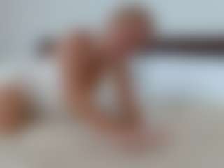 Laura Bentley's Live Sex Cam Show