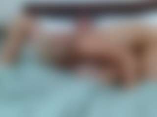 Laura Bentley's Live Sex Cam Show