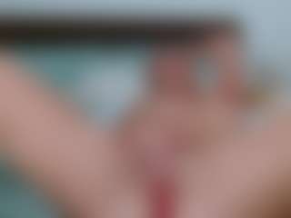 Live cam show with Laura Bentley - Worship on Camsoda