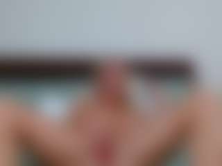 Live cam show with Laura Bentley - Fingering on Strip Flash - Live Sex Shows