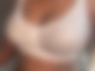 LieonEss's Live Sex Cam Show