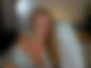 Live cam show with Stacy - Striptease on eurowanks.com