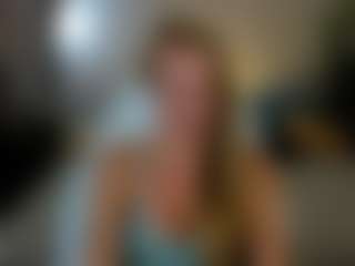 Live cam show with Stacy - Striptease on liverealitysex.com