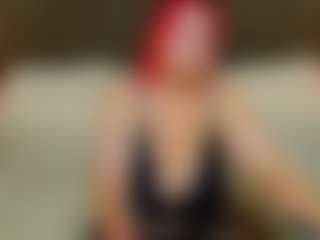 Live cam show with BettyDark - Red Hair on madthumbs
