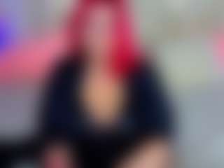 Live cam show with BettyDark - Tittyfuck on Camsoda