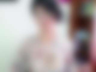 Live cam show with Camelia Saenz - Thick on SinfulBabes