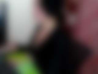 Live cam show with Camelia Saenz - Deepthroat on Camsoda