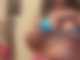 Live cam show with Exotic Latina Soaker - Mobile on Camsoda