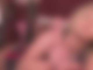 Live cam show with maddisonblush - Petite Teen (18+) on AdultVida.com