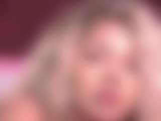Live cam show with maddisonblush - Dildo Or Vibrator on Gym Cam Girls
