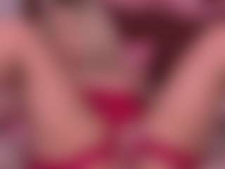 Live cam show with maddisonblush - Gamer Brown Hair on Latina Girls