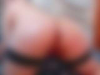 Sexyladyandhot's Live Sex Cam Show