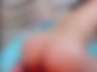 Sexyladyandhot MILF webcam performer live streaming