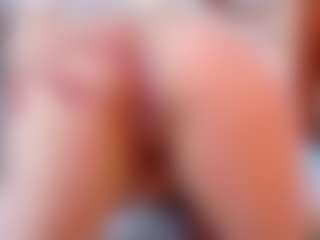 Sexyladyandhot MILF webcam performer live streaming