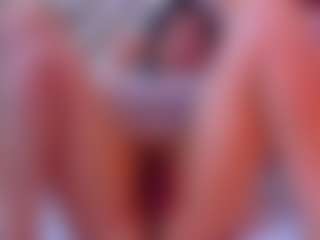 Live cam show with Sexyladyandhot - Moaning on AdultVida.com