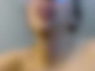 Live cam show with sophiieelee - Brown Hair on chickslive.net